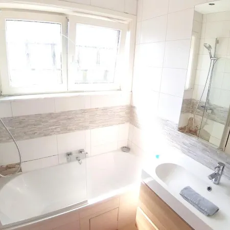 3 Bedrooms Villa With Jacuzzy Furnished Terrace And Wifi At Waterloo Waterloo