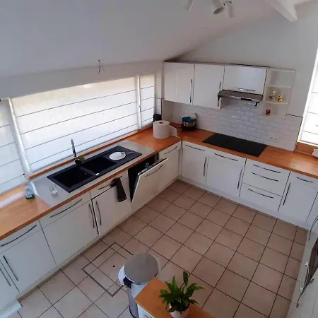 3 Bedrooms Villa With Jacuzzy Furnished Terrace And Wifi At Waterloo 와떼흘루