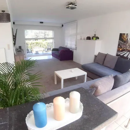 Villa 3 Bedrooms Villa With Jacuzzy Furnished Terrace And Wifi At Waterloo *
