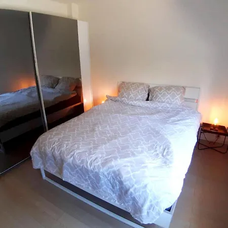 Villa 3 Bedrooms Villa With Jacuzzy Furnished Terrace And Wifi At Waterloo Waterloo